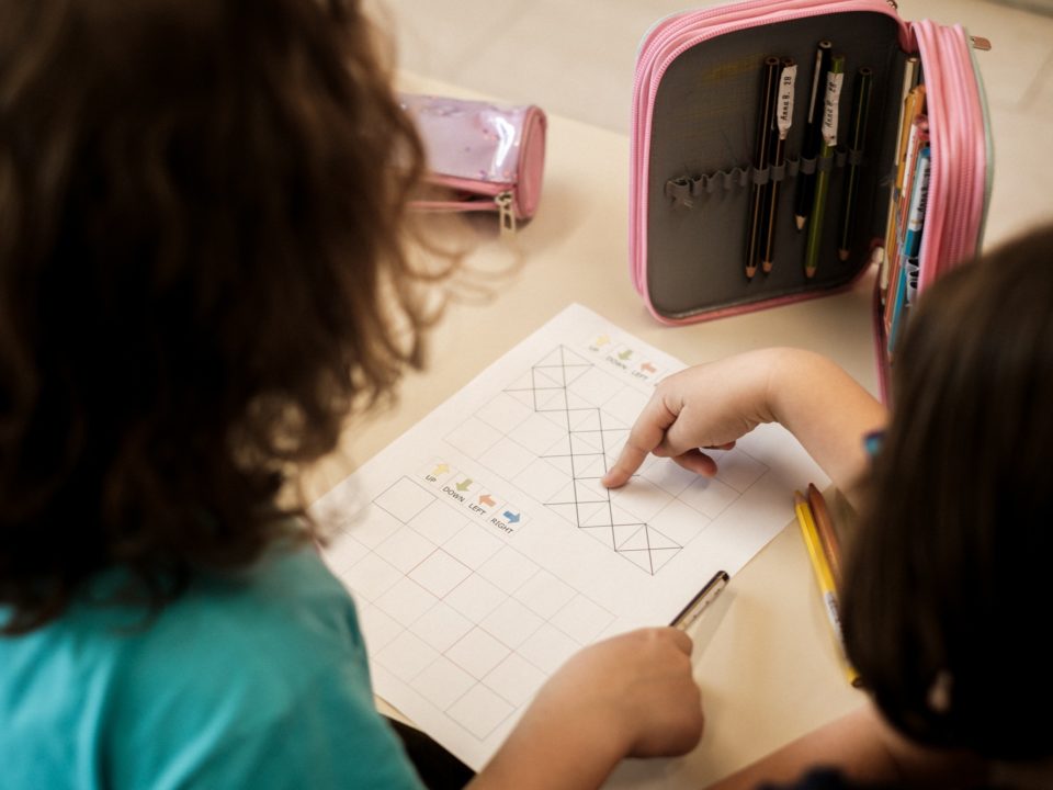 Genitori e bambini: i compiti chi li fa?
