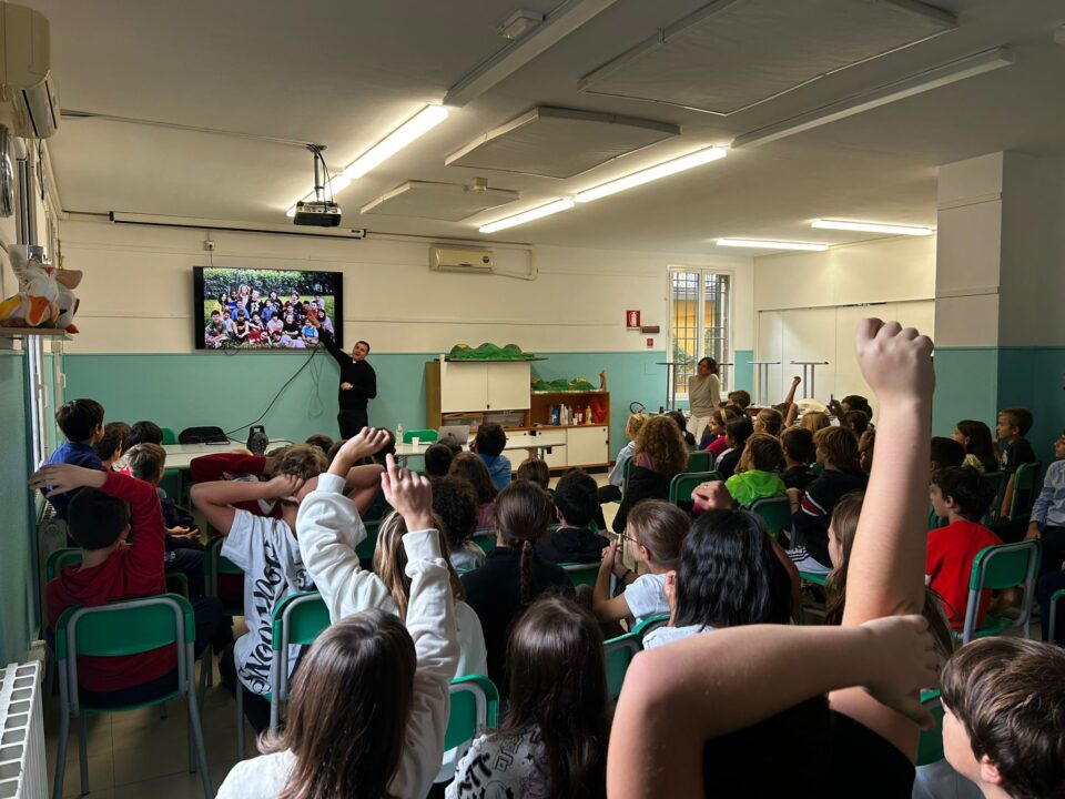 Don Babbi in visita alla Scuola Primaria Il Pellicano