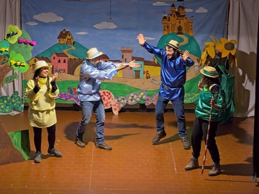 Genitori della scuola cristo re durante la recita